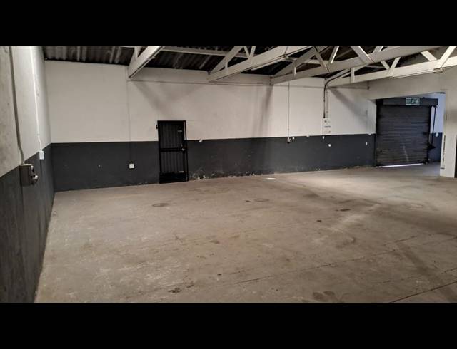 INDUSTRIAL PROPERTY TO RENT IN NORTH END